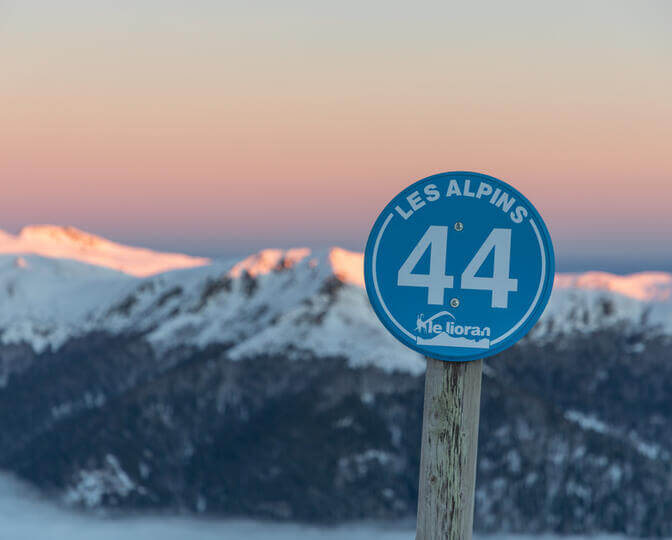 Panneau de piste de ski, numéro 44